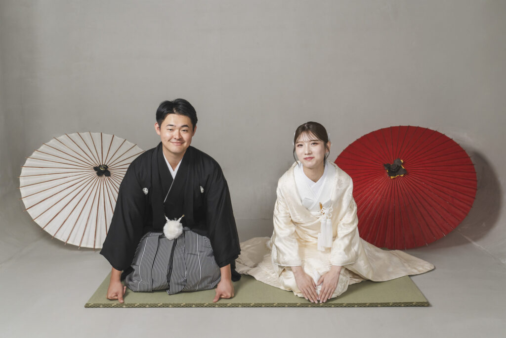 京都の和装フォトウェディング・白無垢と黒紋付のスタジオ撮影